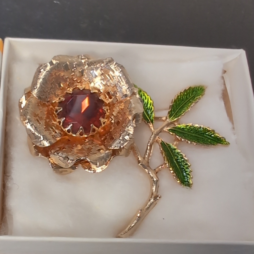 Vintage Sarah Coventry Elegant Gold and Green Floral Brooch